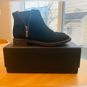 Clarks black Suede leather ankle boots. Size 8. Good condition.